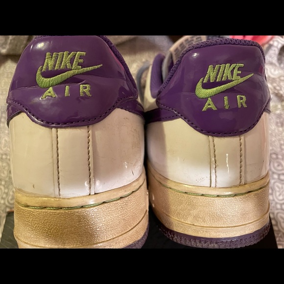 Nike Air white/purple sneaker, 7y. - Picture 4 of 10
